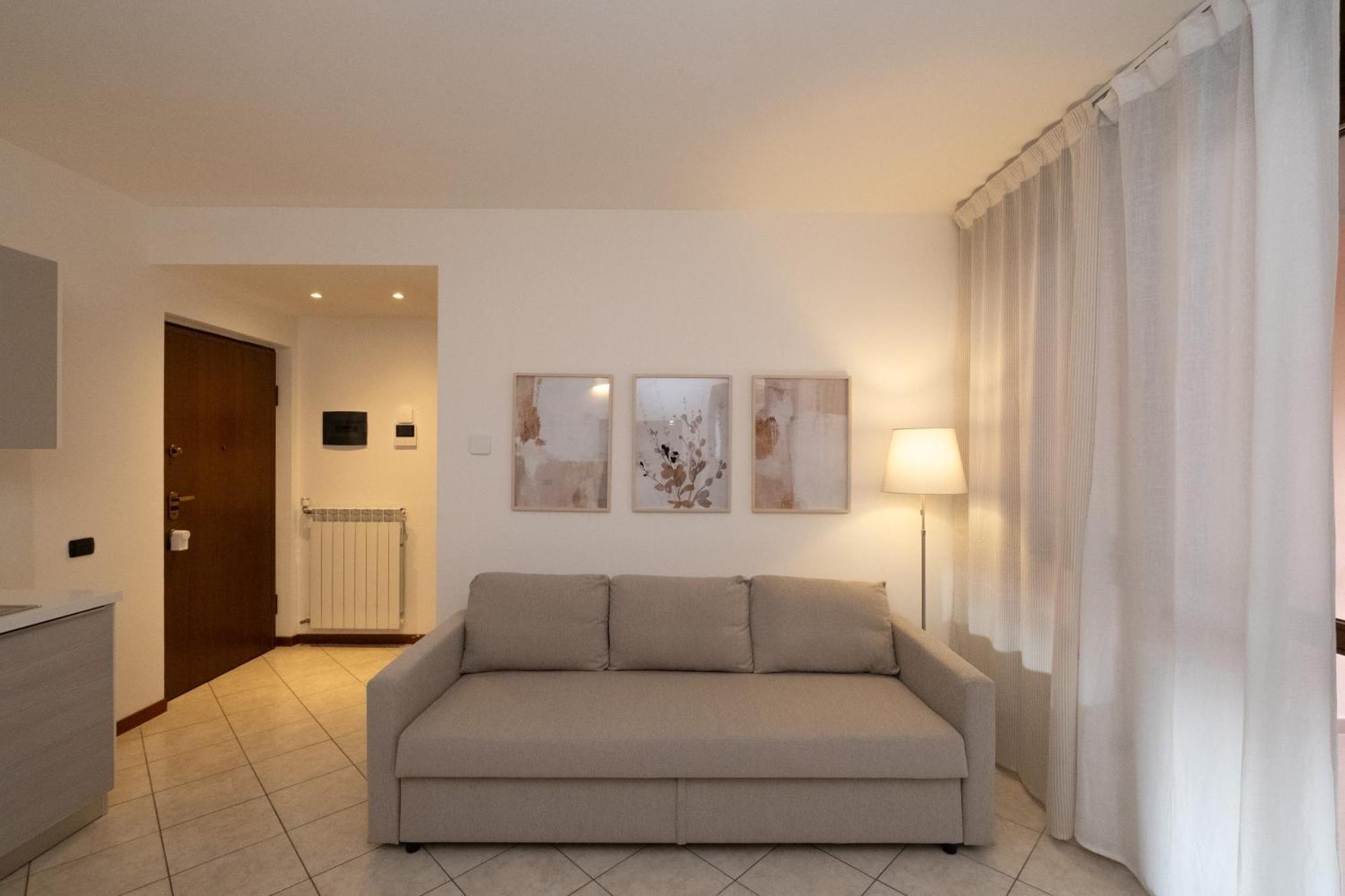 Bilocale A Lainate Lainhouse Appartement Buitenkant foto